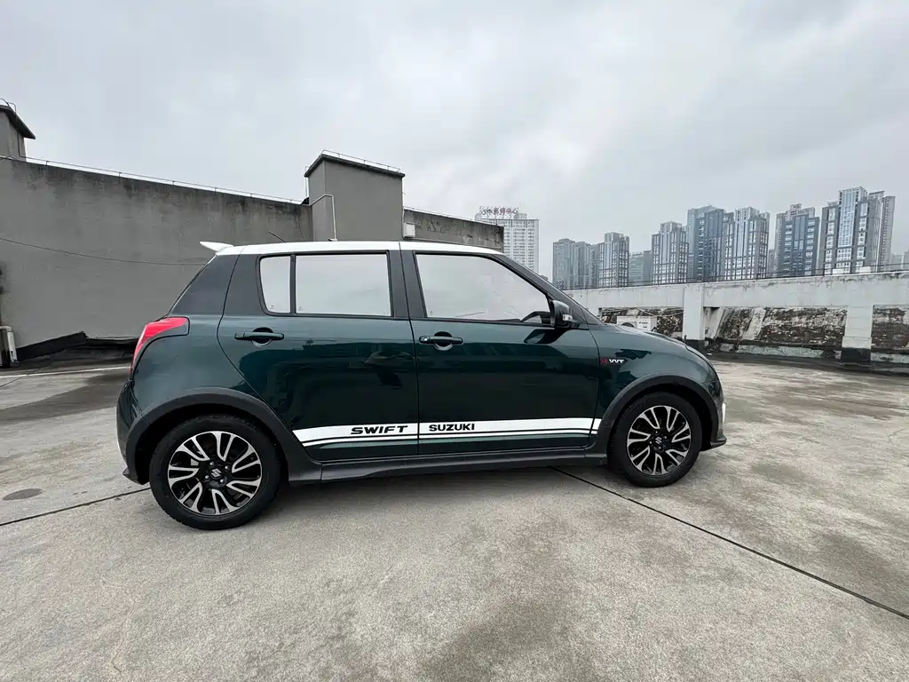 SUZUKI SWIFT