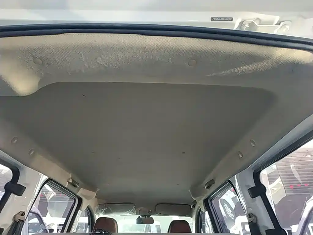 Wuling Hongguang V — миниатюра 18