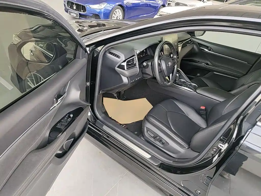 Toyota Camry — миниатюра 16
