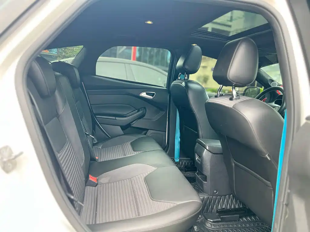 Ford Focus — миниатюра 11