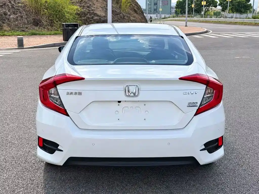 Honda Civic — миниатюра 8