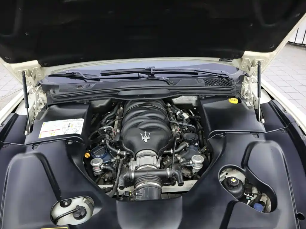Maserati GranTurismo — миниатюра 24
