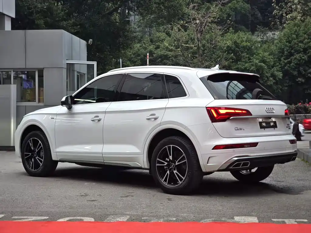 Audi Q5L — миниатюра 3