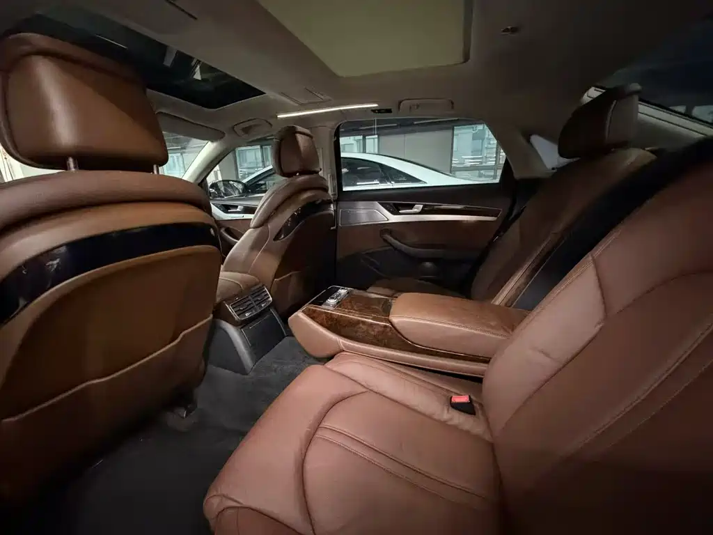 Audi A8 — миниатюра 6