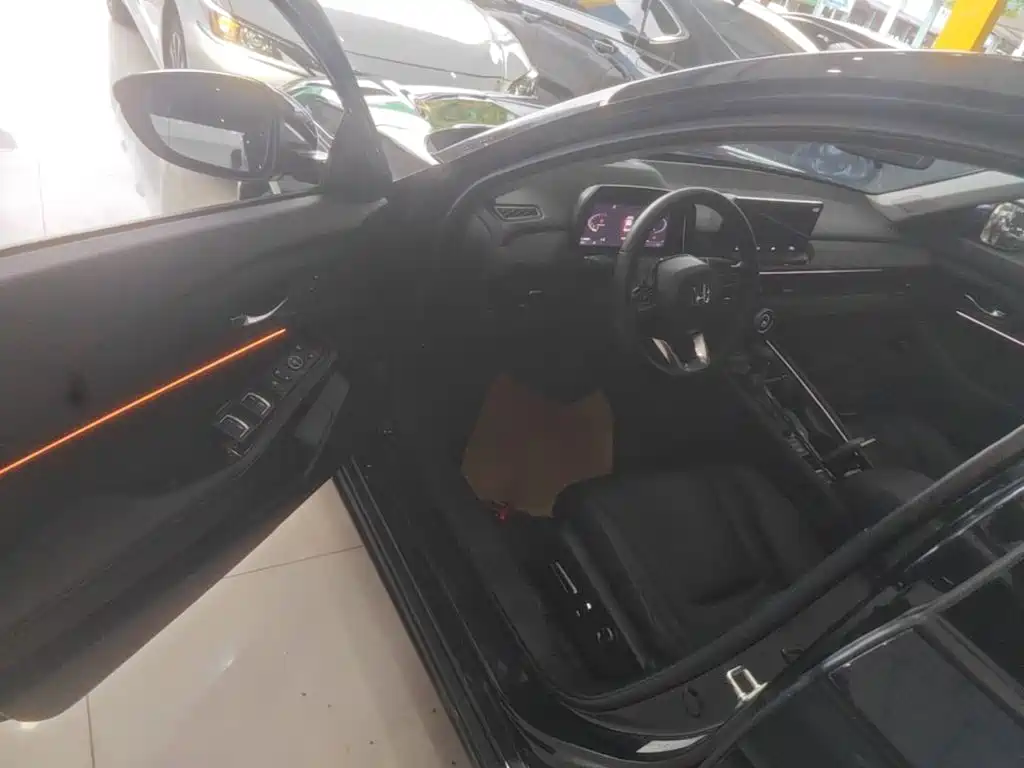 Honda Accord — миниатюра 16