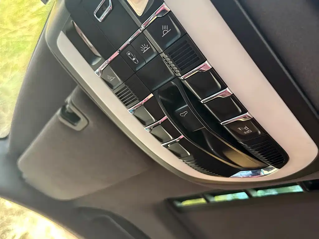 Porsche Panamera — миниатюра 11