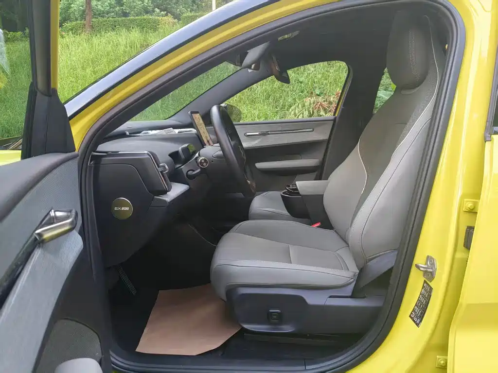 Volvo EX30 — миниатюра 18