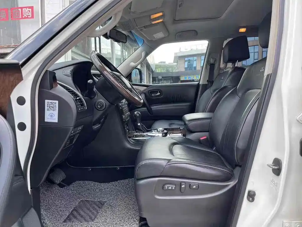 Infiniti QX80 2013 5.6L 4WD