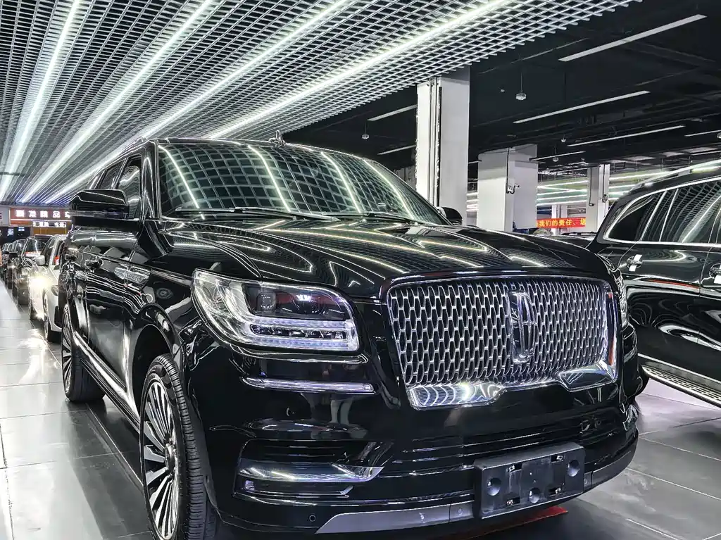 Lincoln Navigator — миниатюра 2