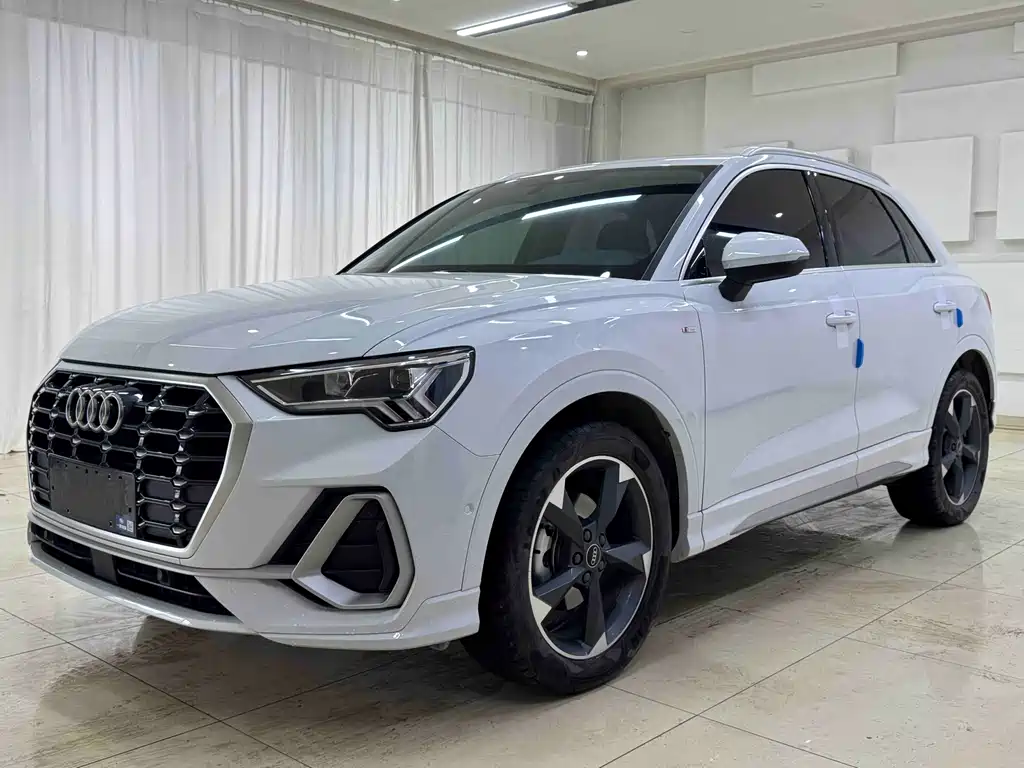 Audi Q3 2021