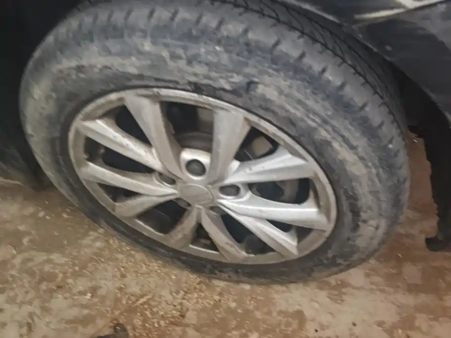 Roewe i5 — миниатюра 6