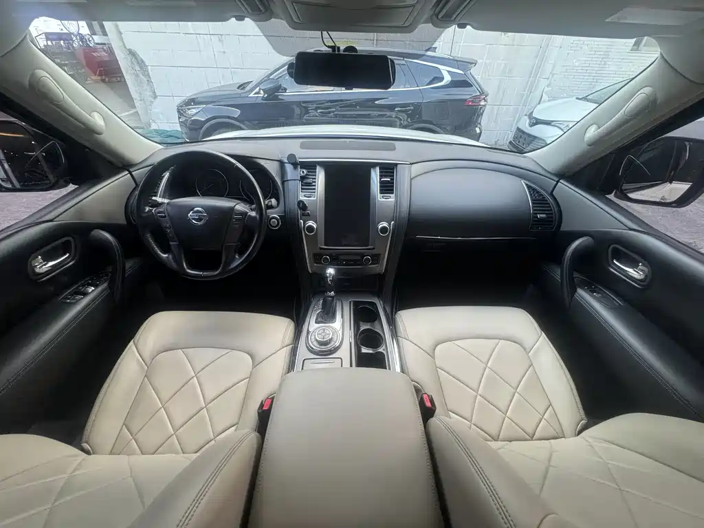 Nissan Patrol — миниатюра 13