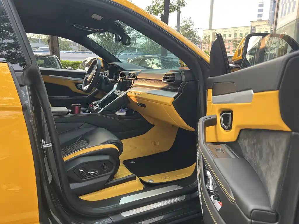 Lamborghini Urus — миниатюра 25