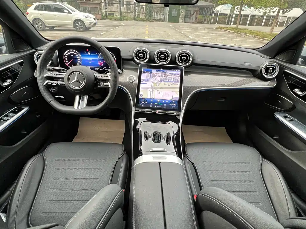 Mercedes-Benz C-Class — миниатюра 11