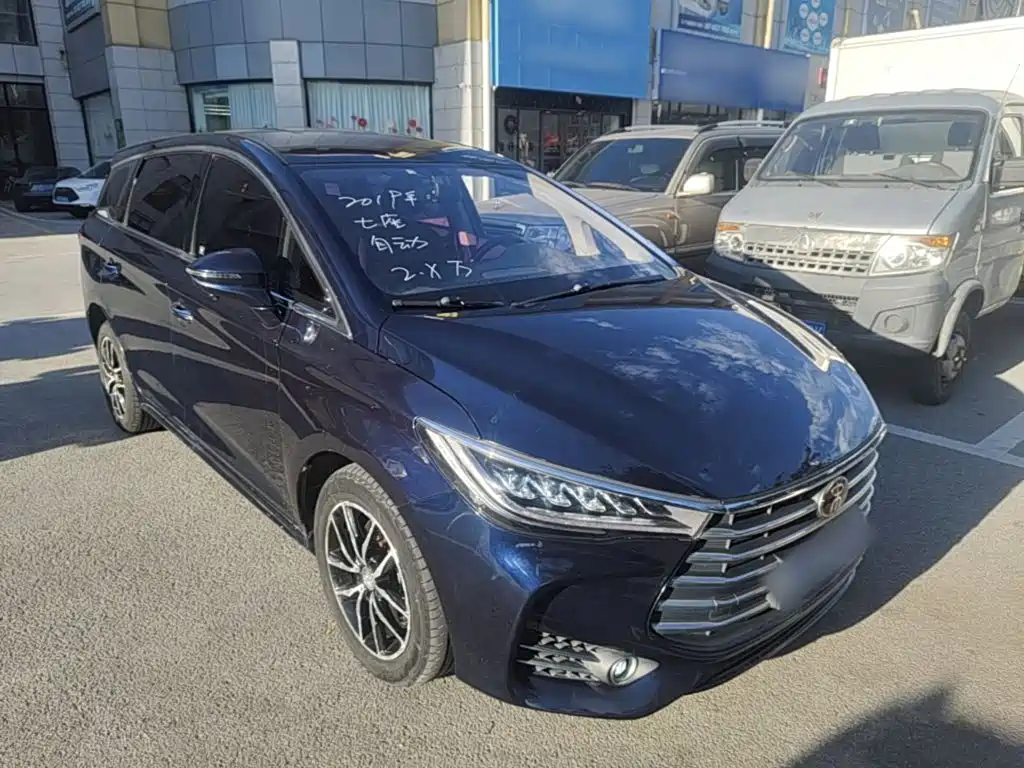 BYD MAX — миниатюра 4