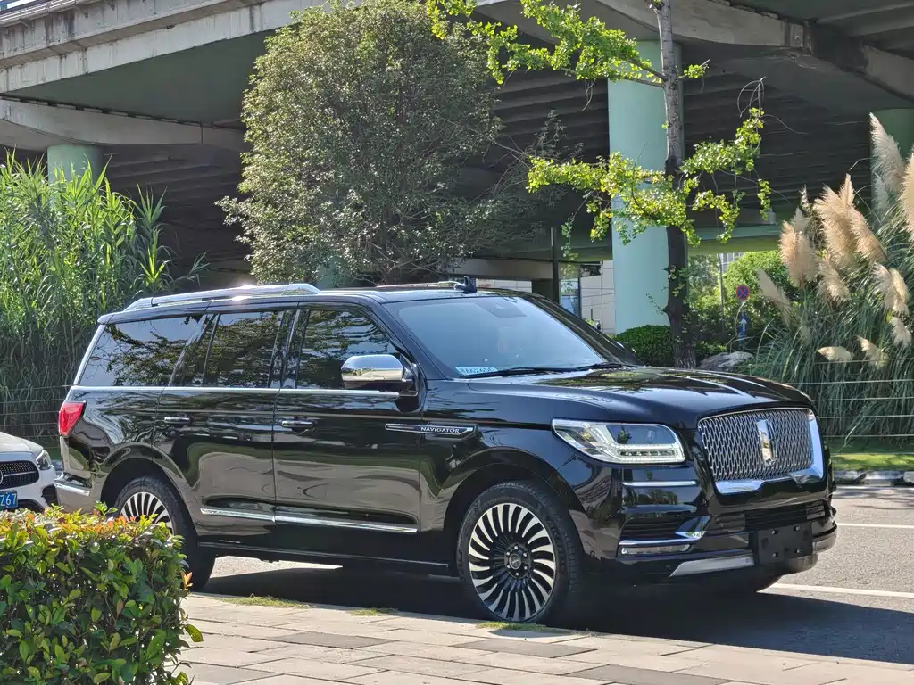 Lincoln Navigator — миниатюра 7