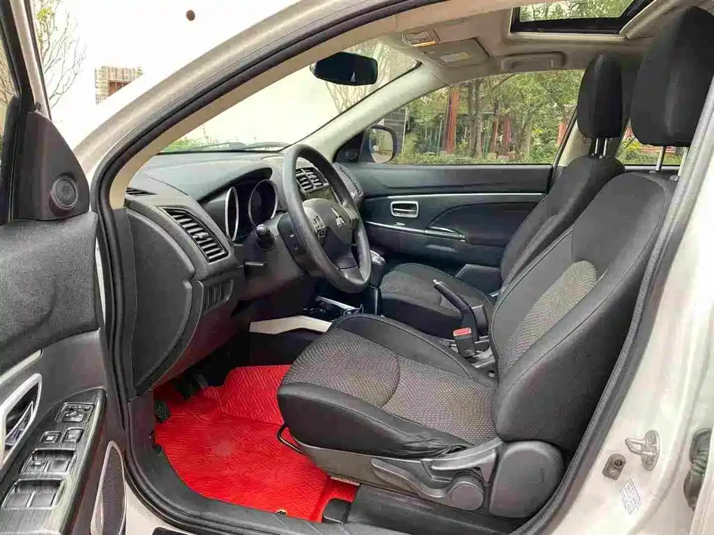 Mitsubishi ASX — миниатюра 6