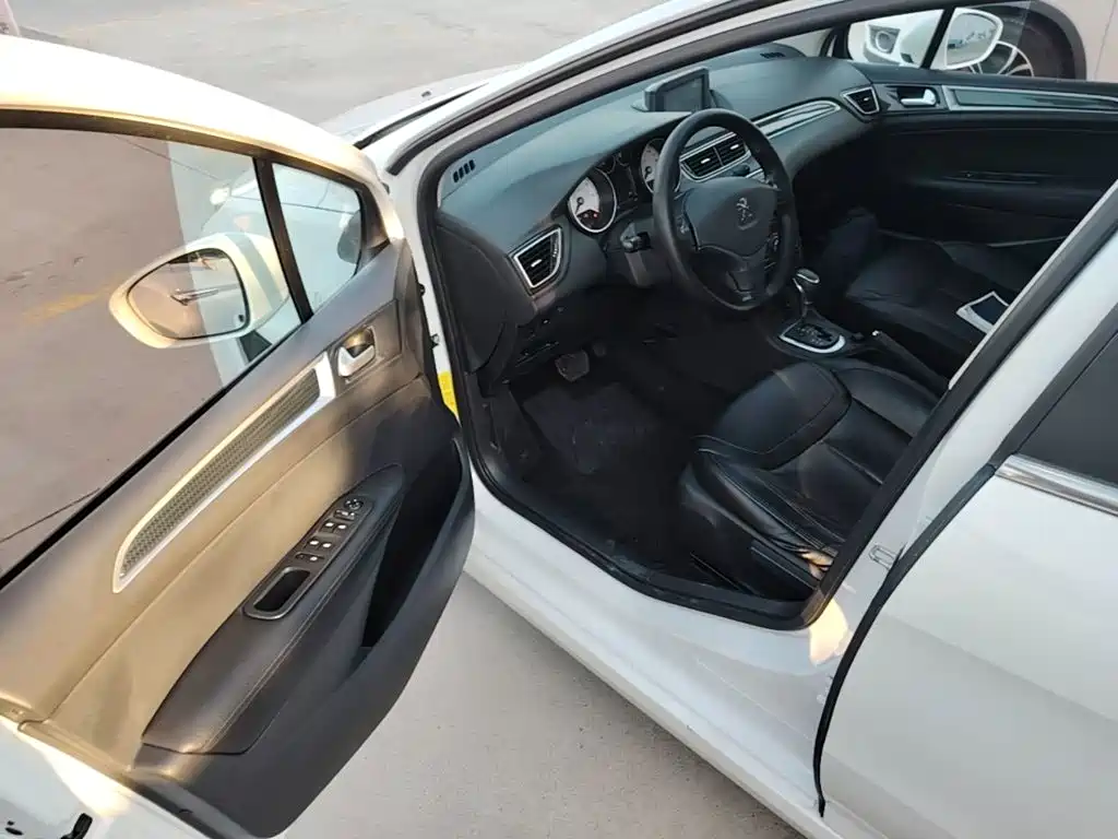 Peugeot 308 — миниатюра 16