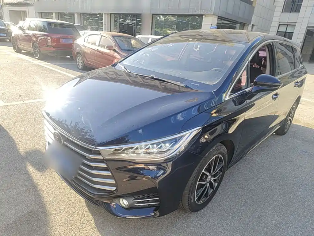 BYD MAX — миниатюра 2