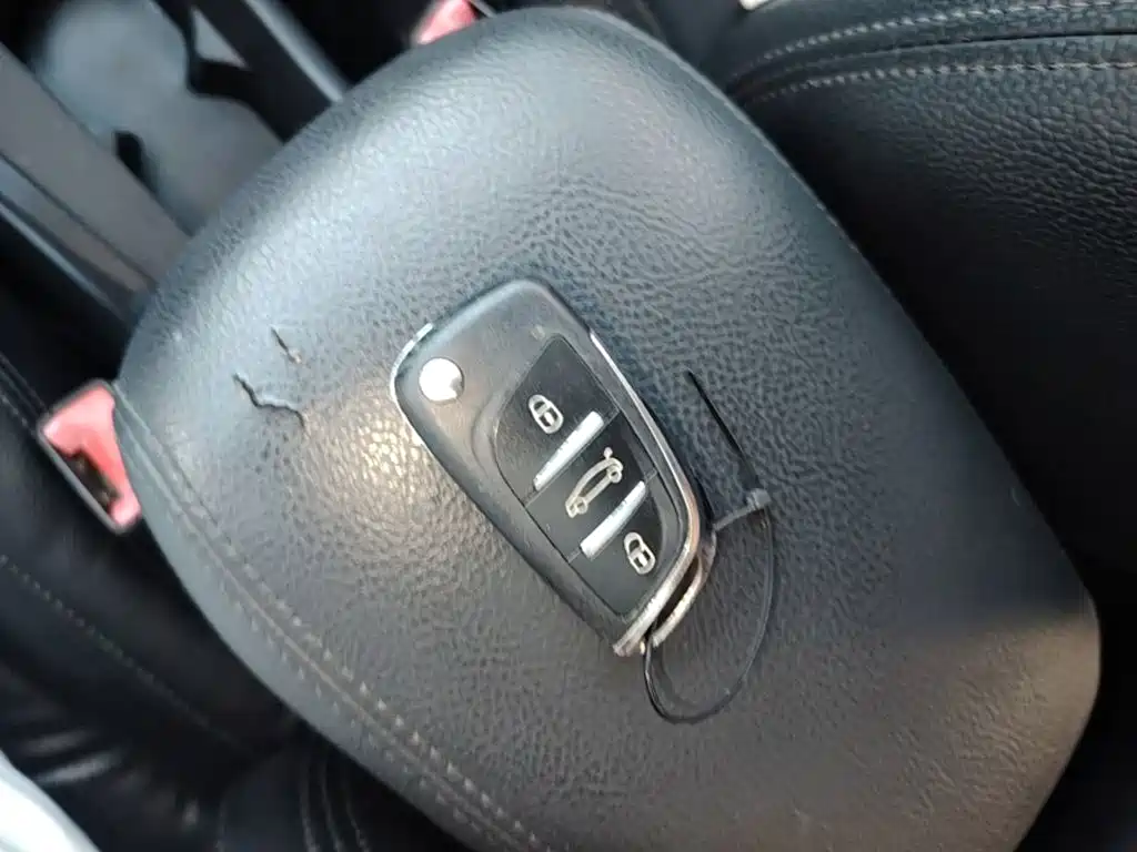 Peugeot 308 — миниатюра 9