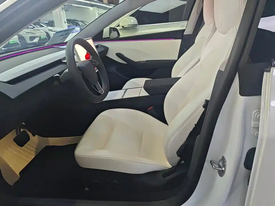 Tesla Model 3 — миниатюра 9