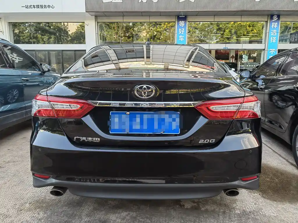 Toyota Camry — миниатюра 5