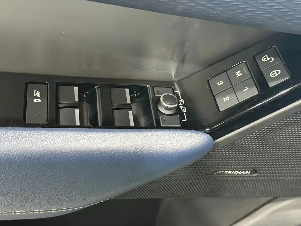 Land Rover Velar — миниатюра 6