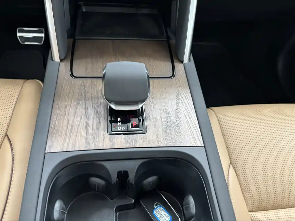 Land Rover Discovery Sport — миниатюра 18