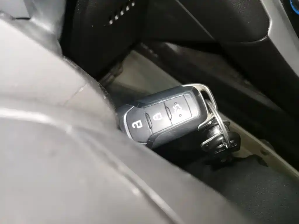 Ford Mondeo — миниатюра 9