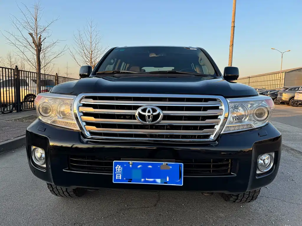 Купить Toyota Land Cruiser