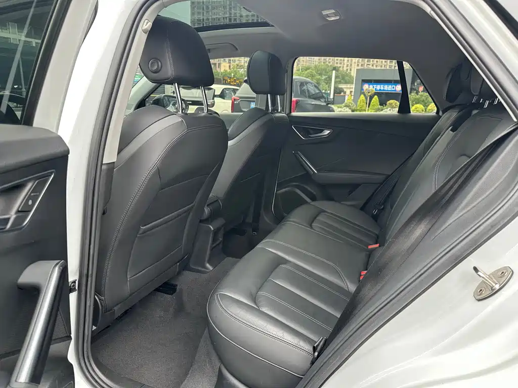 Audi Q2L — миниатюра 10
