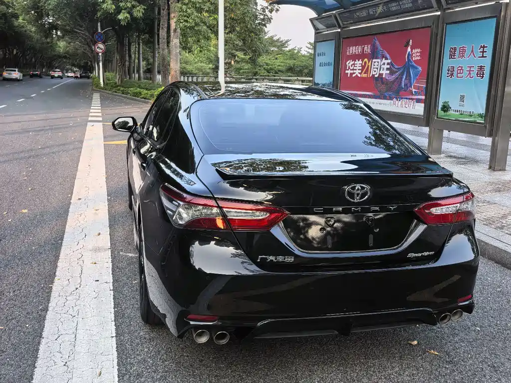 Toyota Camry — миниатюра 7