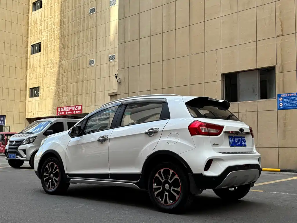 Geely Vision X3 — миниатюра 15