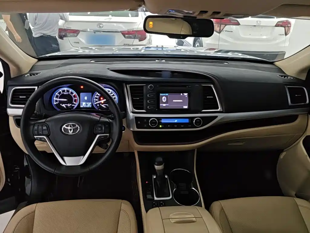 Toyota Highlander — миниатюра 10