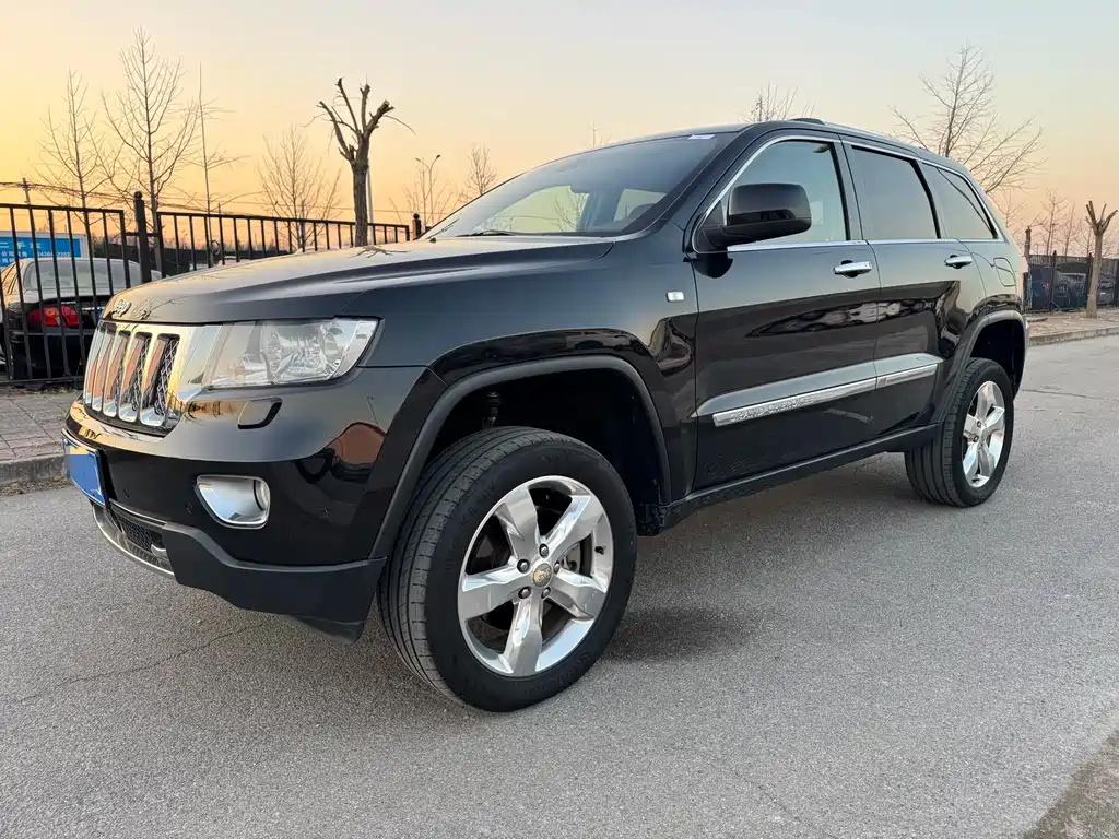 Jeep Grand Cherokee (Import) 2013