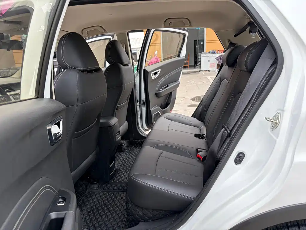 Geely Vision X3 — миниатюра 9