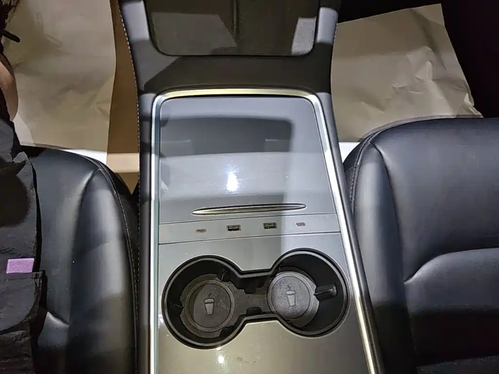 Tesla Model 3 — миниатюра 14