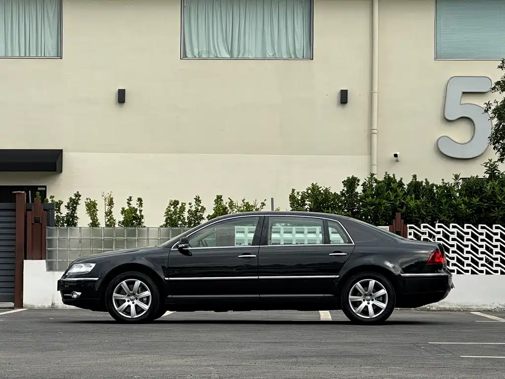 Volkswagen Phaeton — миниатюра 2