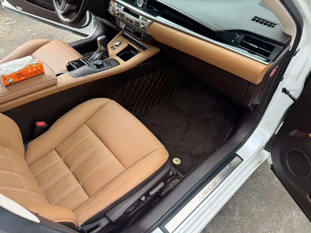 Lexus ES — миниатюра 9