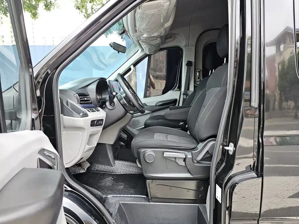 Maxus V90 — миниатюра 10