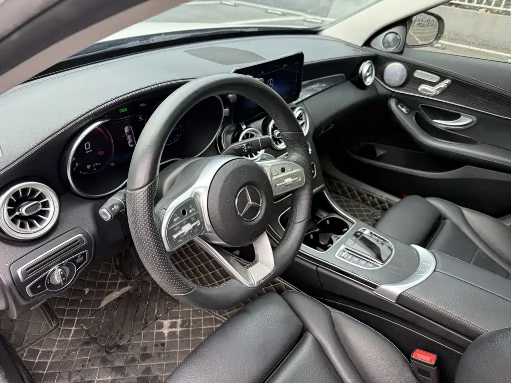 Mercedes-Benz C-Class — миниатюра 11