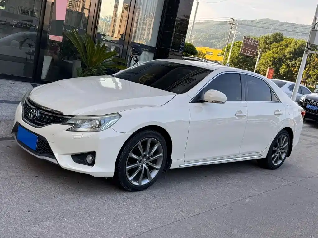 Toyota Reiz