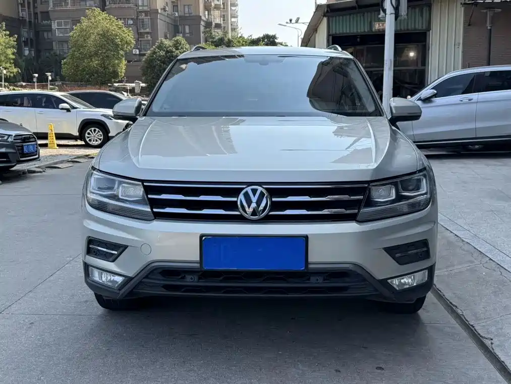 Volkswagen Tiguan L — миниатюра 2