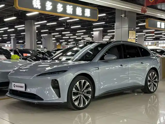 NIO NIO ET5T 2024
