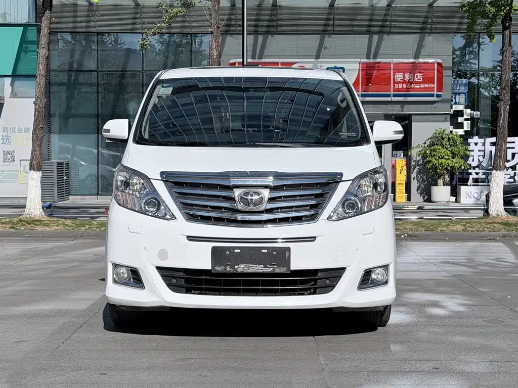 Toyota Alphard — миниатюра 2