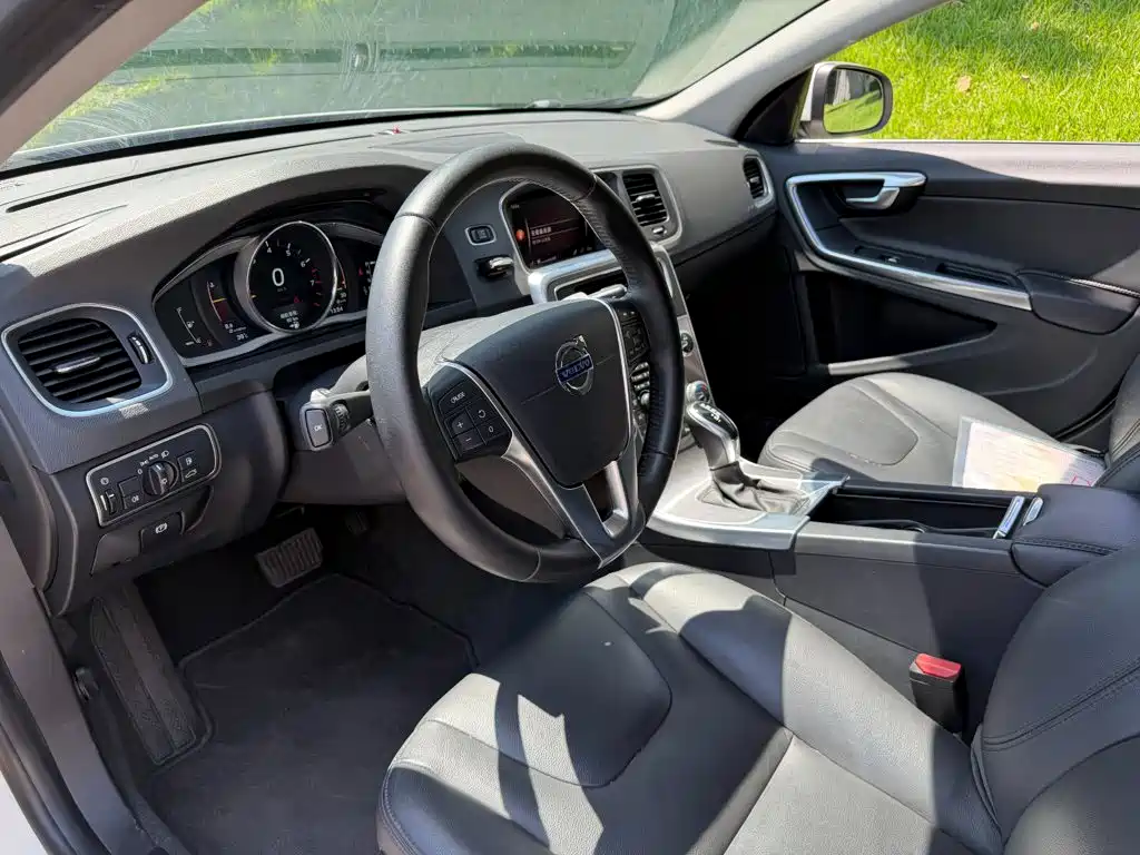 Volvo S60 — миниатюра 7