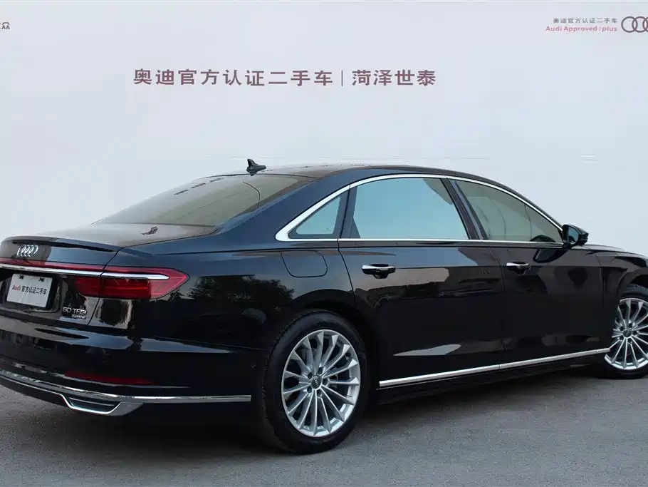 AUDI A8