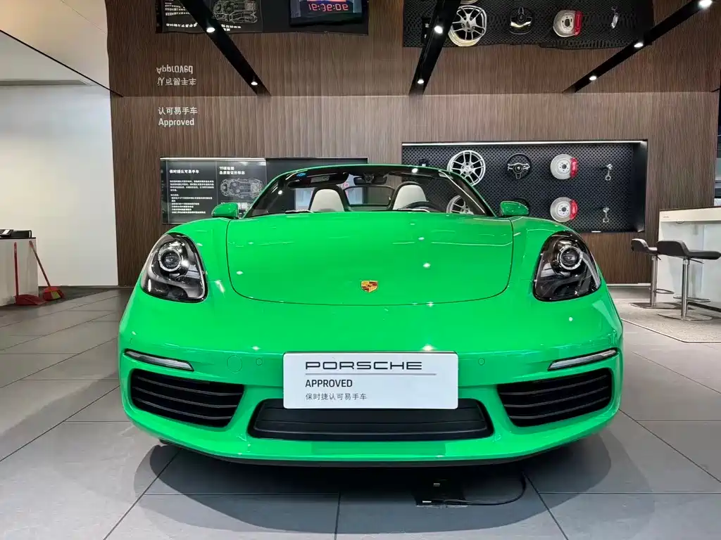 PORSCHE 718