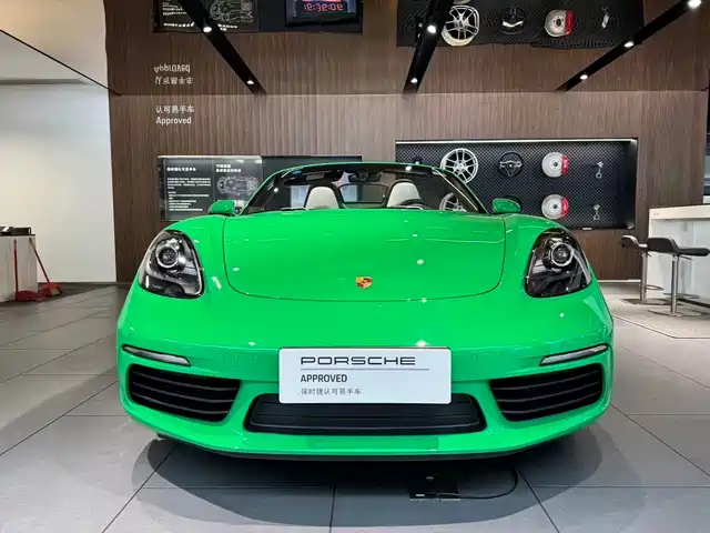 PORSCHE 718
