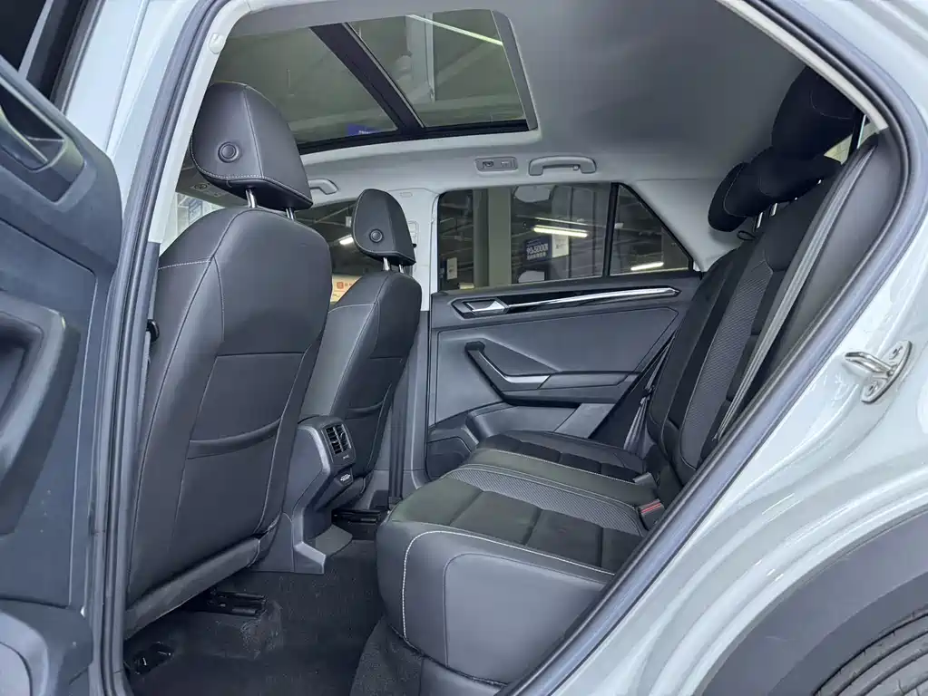 VOLKSWAGEN T ROC EXPLORING SONGS